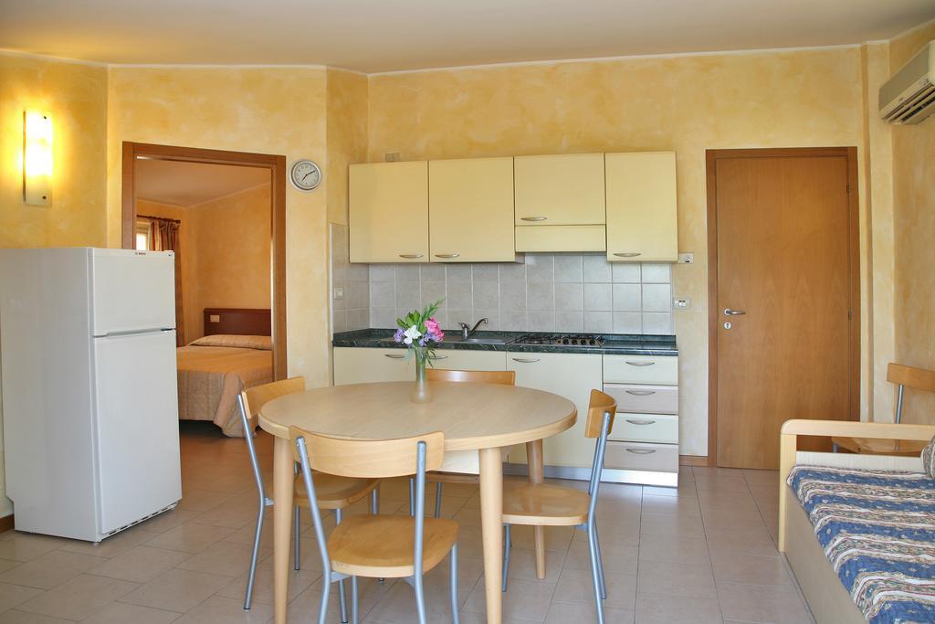 Residence Primavera Бардолино Стая снимка